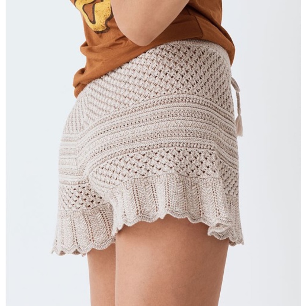 Spell Knit Shorts in Light Gray - Picture 4 of 7